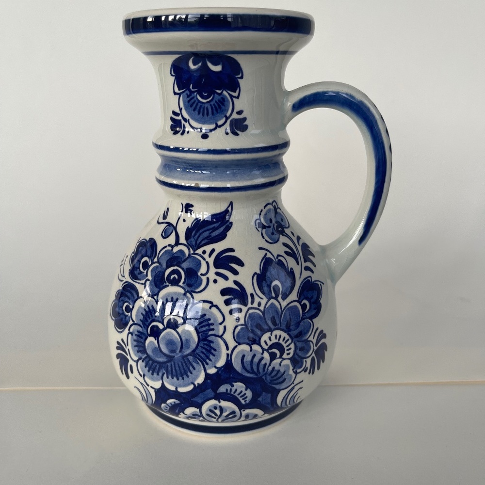 Delft vase